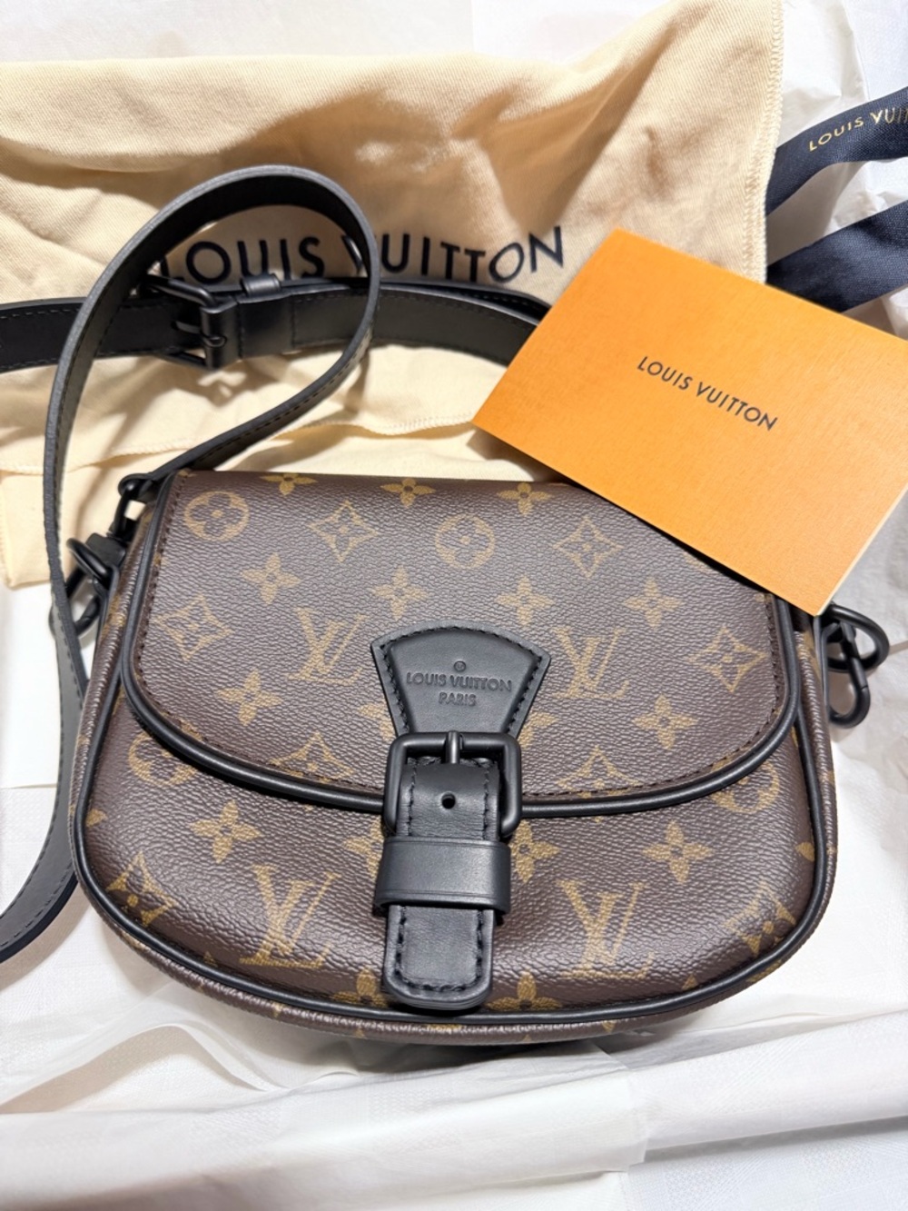 Louis Vuitton Monogram Macassar Canvas Messenger in Brown and Black - Picture 3 of 11